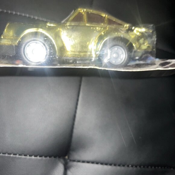 This vintage diecast car is a must-have for any collector or fan of the Porsche - Picture 8 of 8